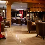 Hotel Champs Fleuris 4*