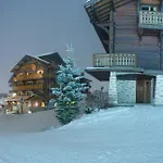Champs Fleuris Hotel 4*