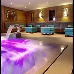 Champs Fleuris Hotel 4*