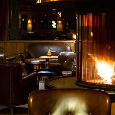 Champs Fleuris Hotel 4*