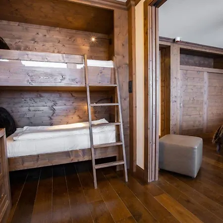 Champs Fleuris Hotel 4*