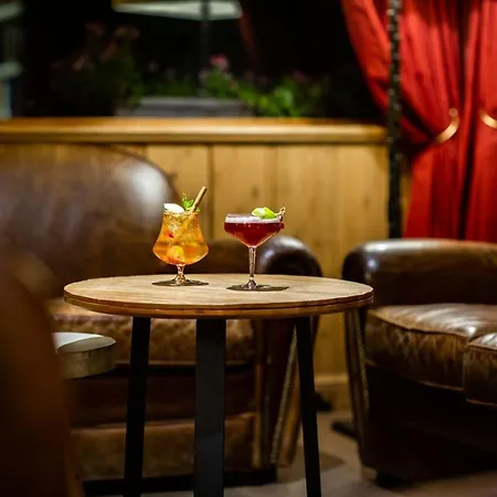 Champs Fleuris Hotel