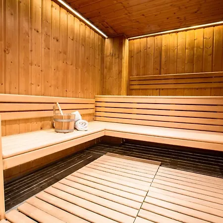 Hotel Champs Fleuris 4*