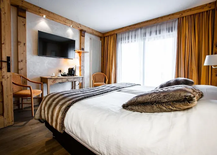 Hotel Champs Fleuris 4*