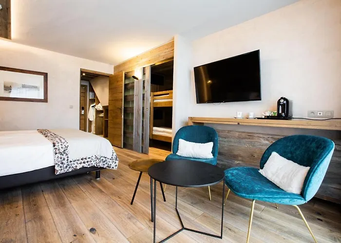 Champs Fleuris Hotel 4*