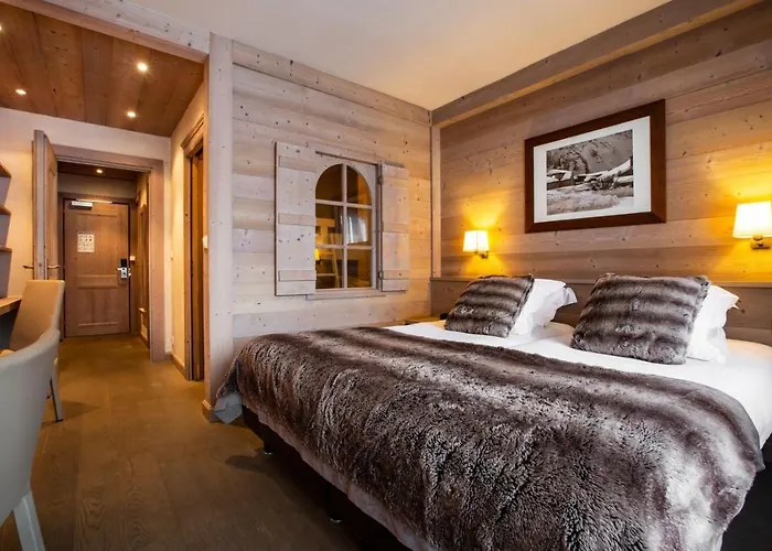 Champs Fleuris Hotel