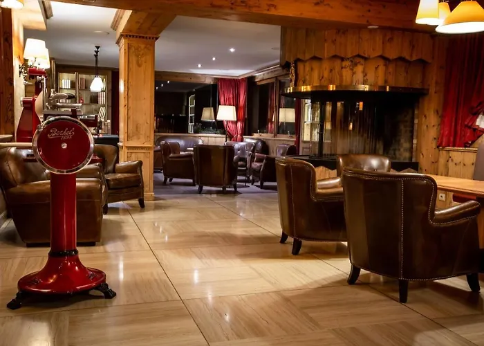 Hotel Champs Fleuris 4*