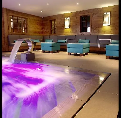 Champs Fleuris Hotel 4*