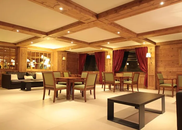 Hotel Champs Fleuris 4*
