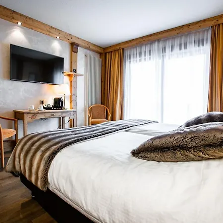 Hotel Champs Fleuris 4*