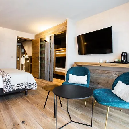 Champs Fleuris Hotel 4*