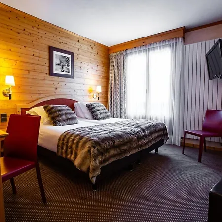 Hotel Champs Fleuris 4*