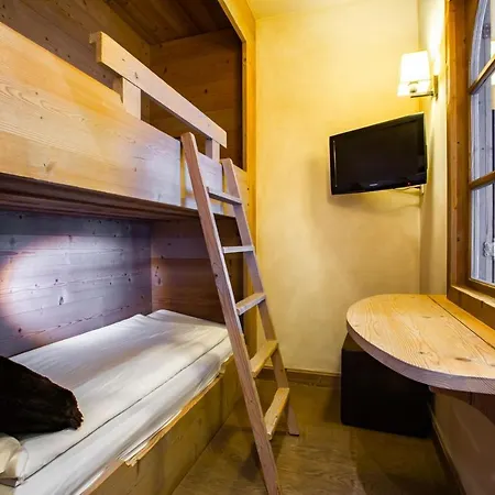 Champs Fleuris Hotel 4*