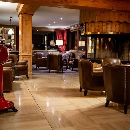 Hotel Champs Fleuris 4*