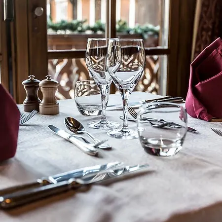 Hotel Champs Fleuris 4*