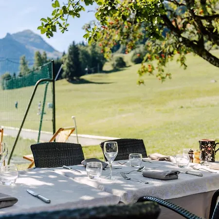Champs Fleuris Hotel