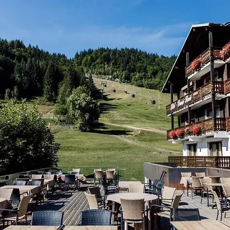 Hotel Champs Fleuris 4*
