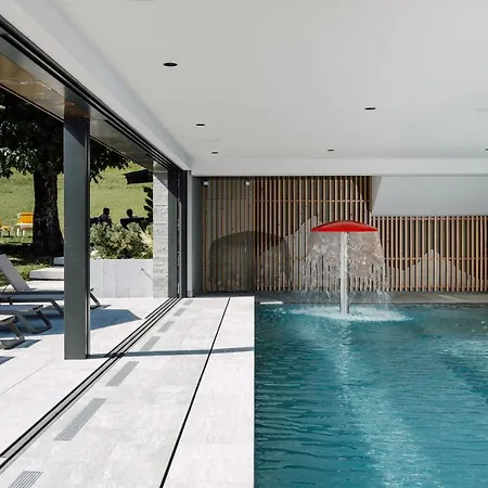 Champs Fleuris Hotel 4*
