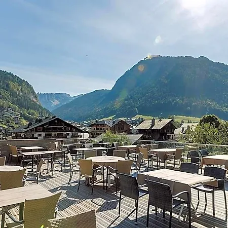 Champs Fleuris Hotel 4*