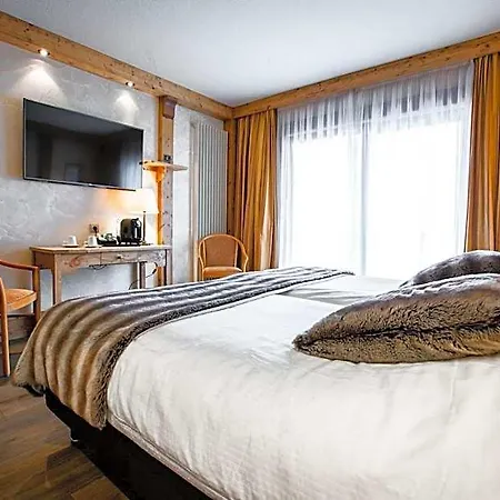 Champs Fleuris Hotel 4*