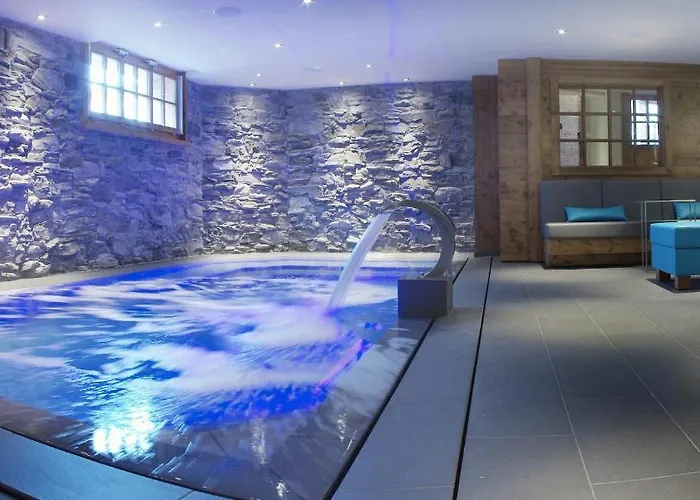 Hotel Champs Fleuris 4*